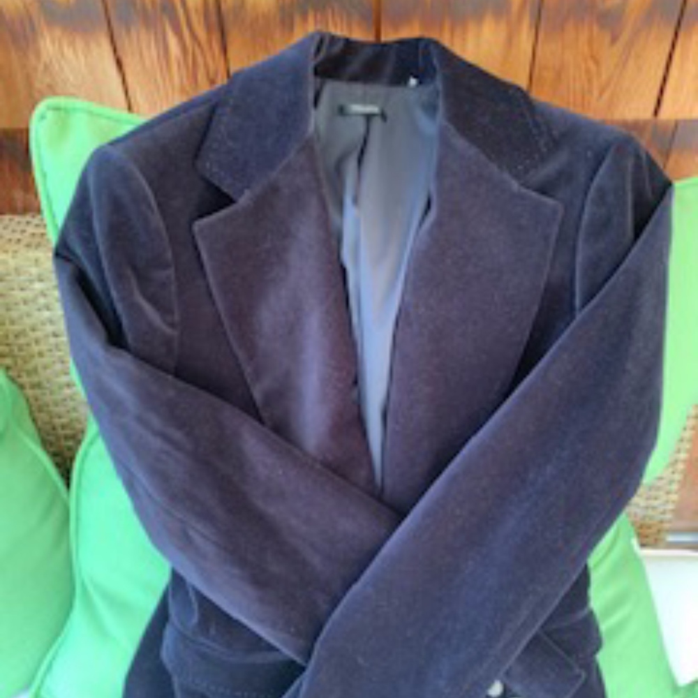 Women's Navy Velvet Ellie Tahari Blazer (size 8)